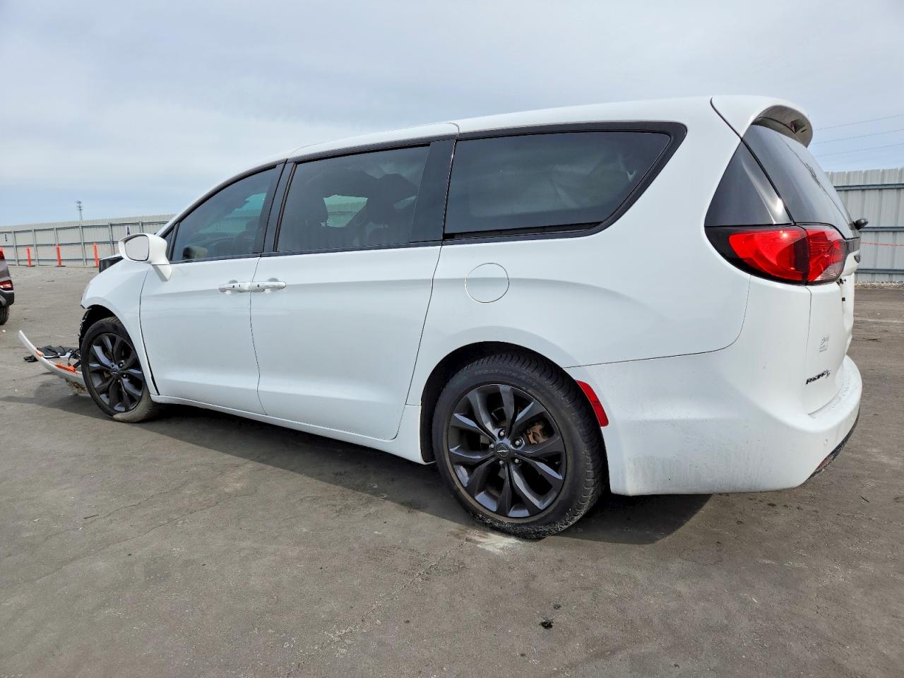 2019 CHRYSLER PACIFICA TOURING PLUS photo 2