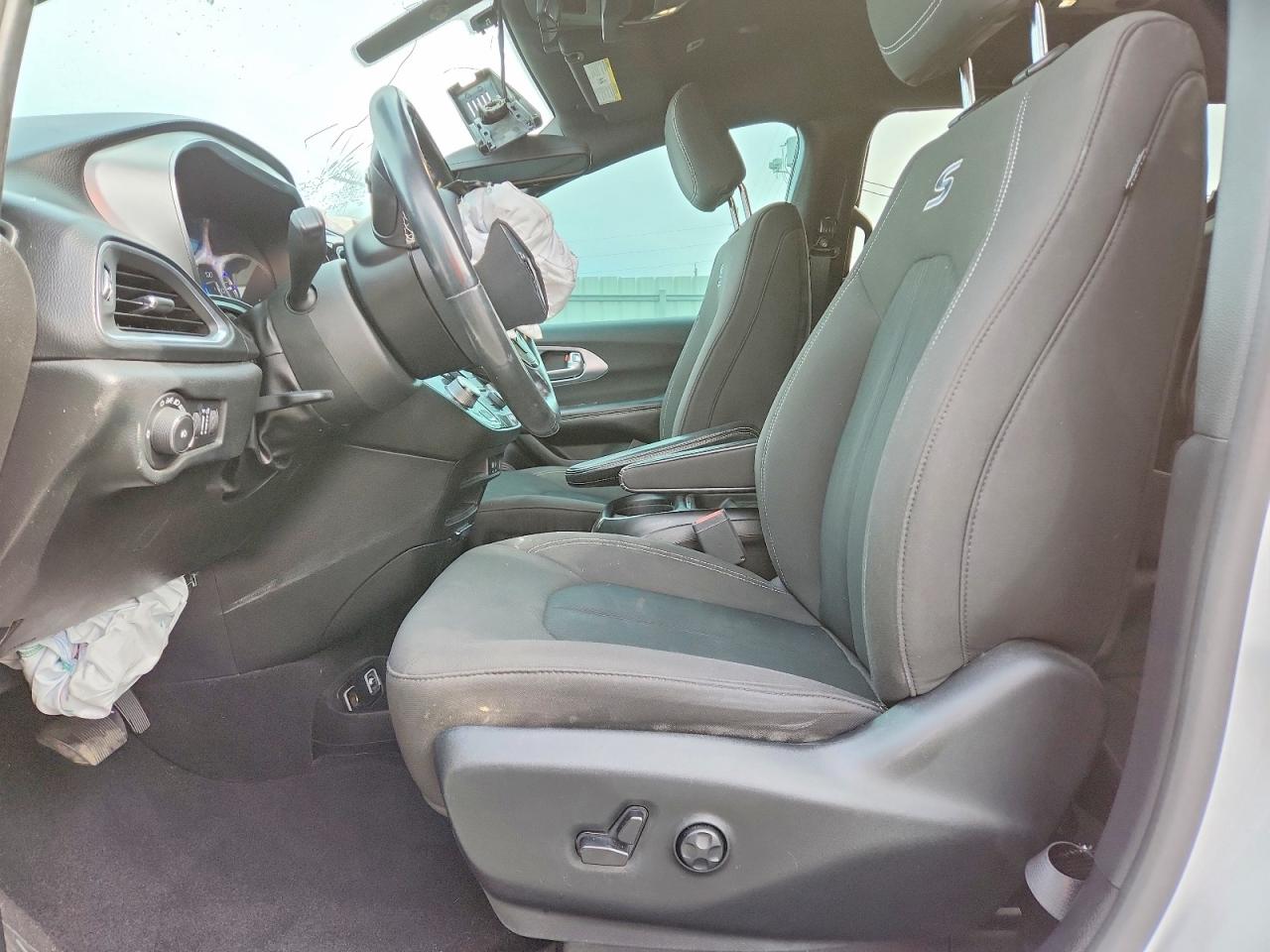2019 CHRYSLER PACIFICA TOURING PLUS photo 7