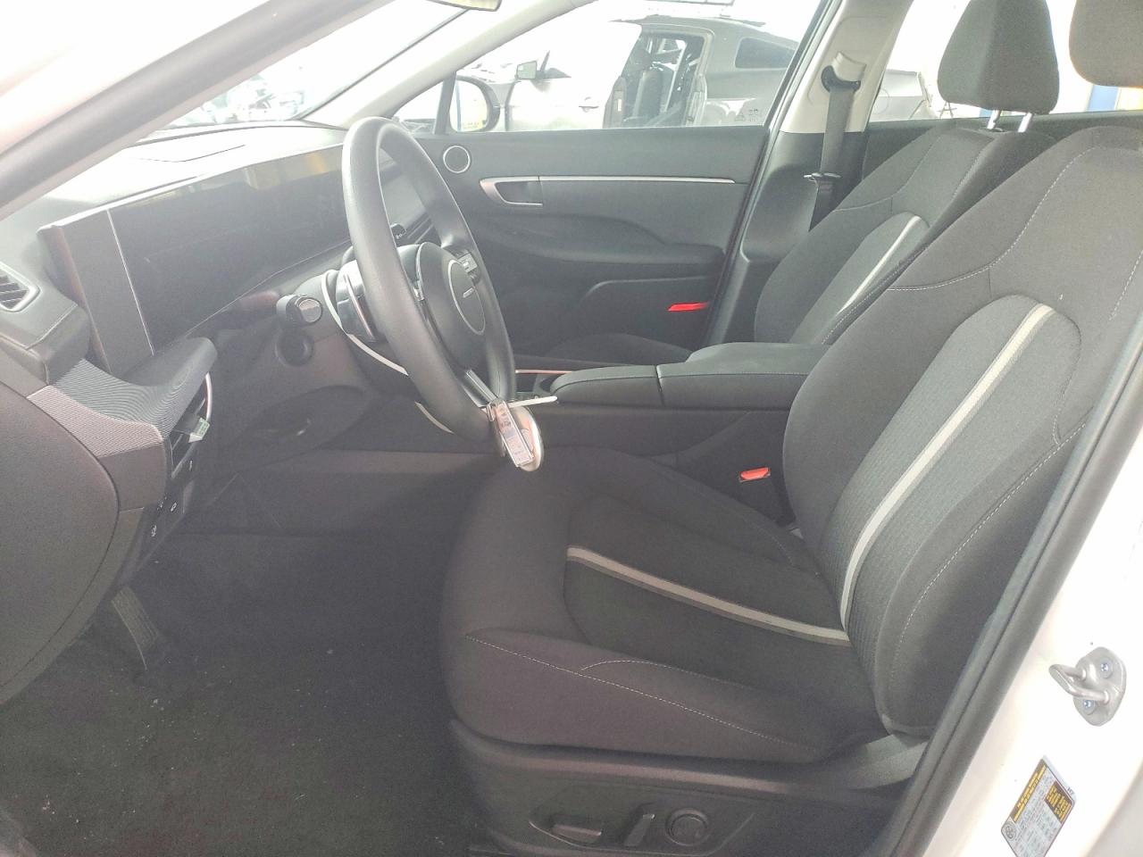 2025 HYUNDAI SONATA SEL photo 7