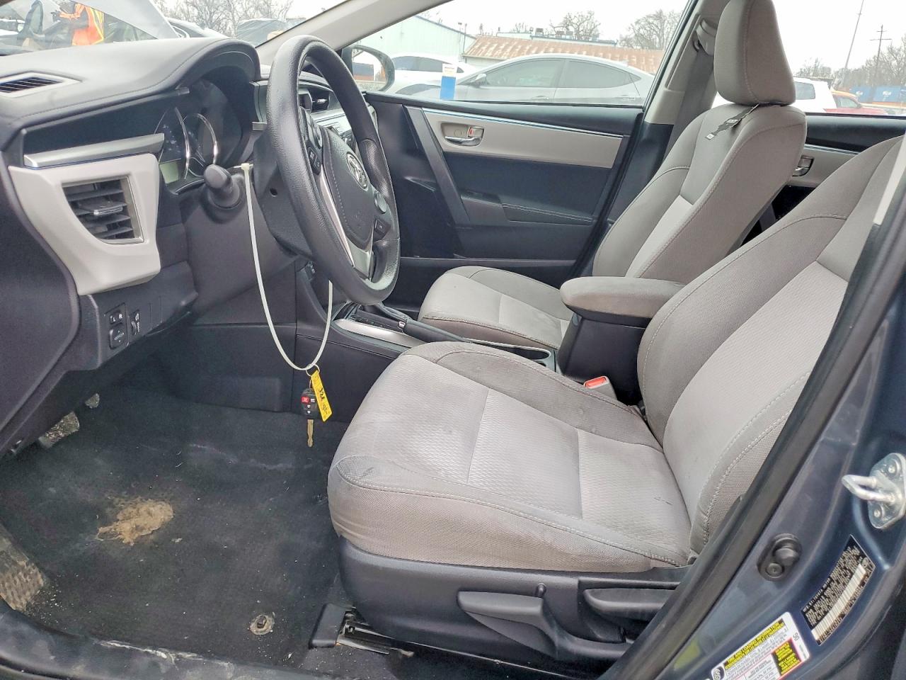 2015 TOYOTA COROLLA L photo 7