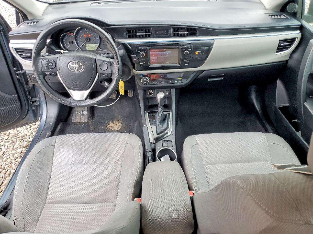 2015 TOYOTA COROLLA L photo 8