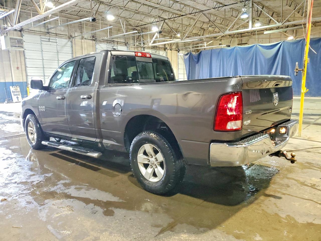 2015 RAM 1500 SLT photo 3
