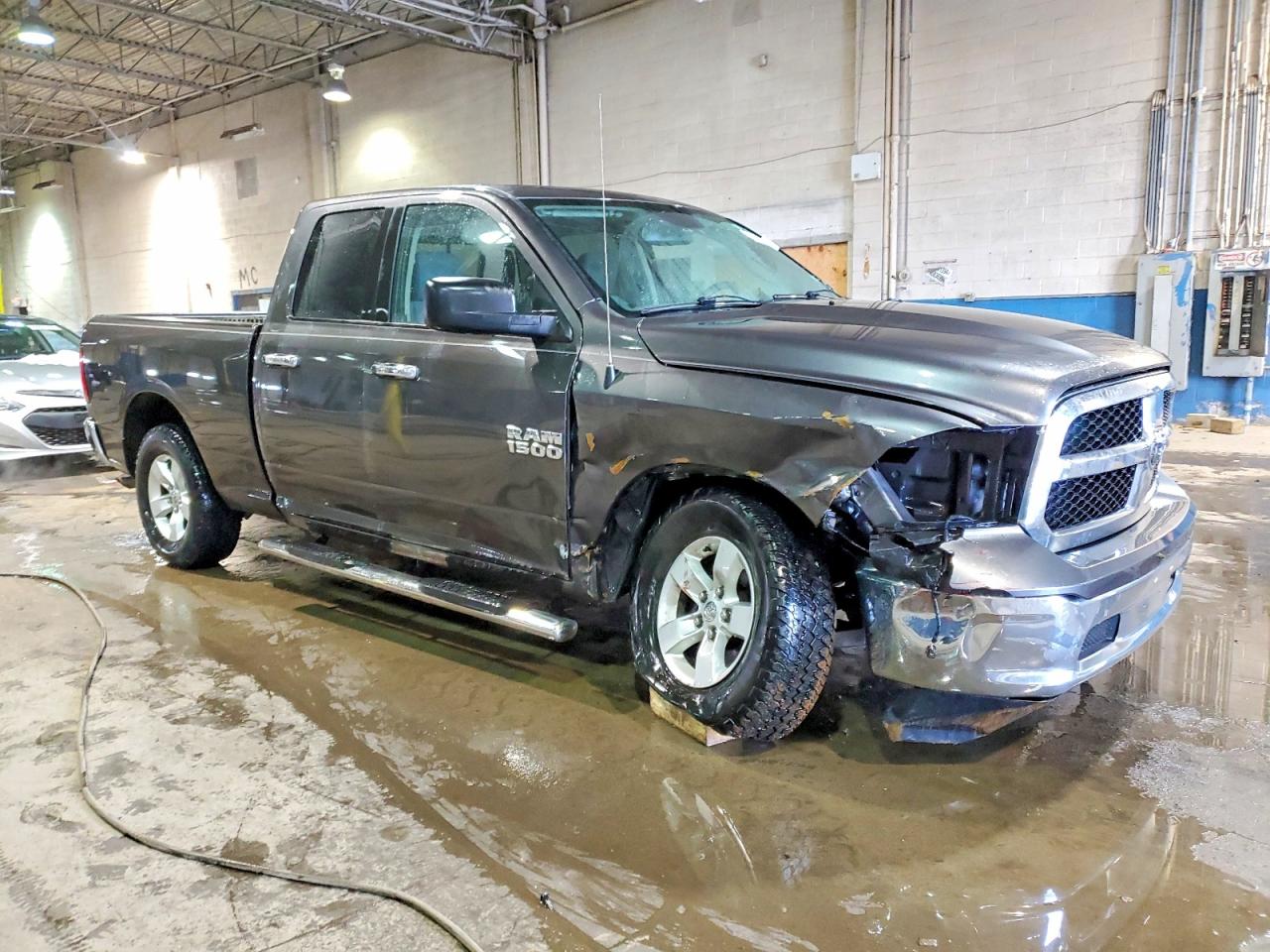 2015 RAM 1500 SLT photo 7