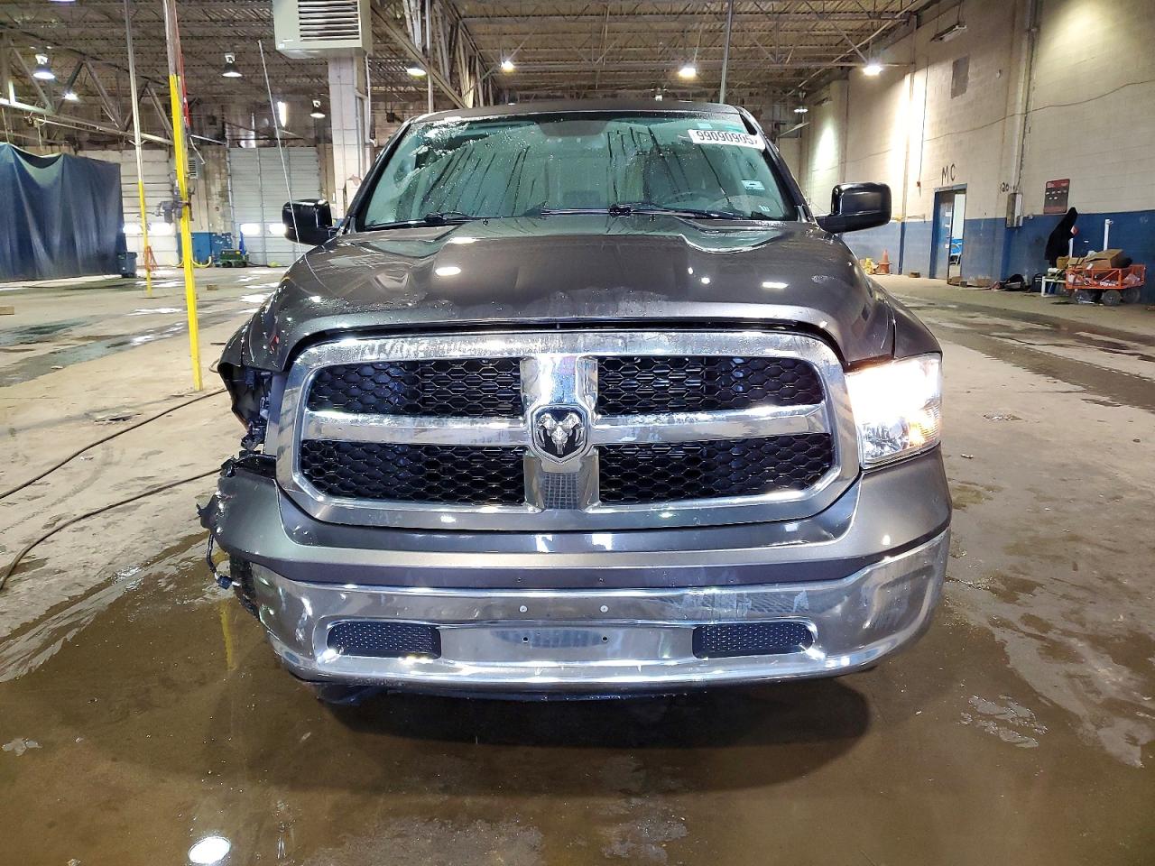 2015 RAM 1500 SLT photo 9