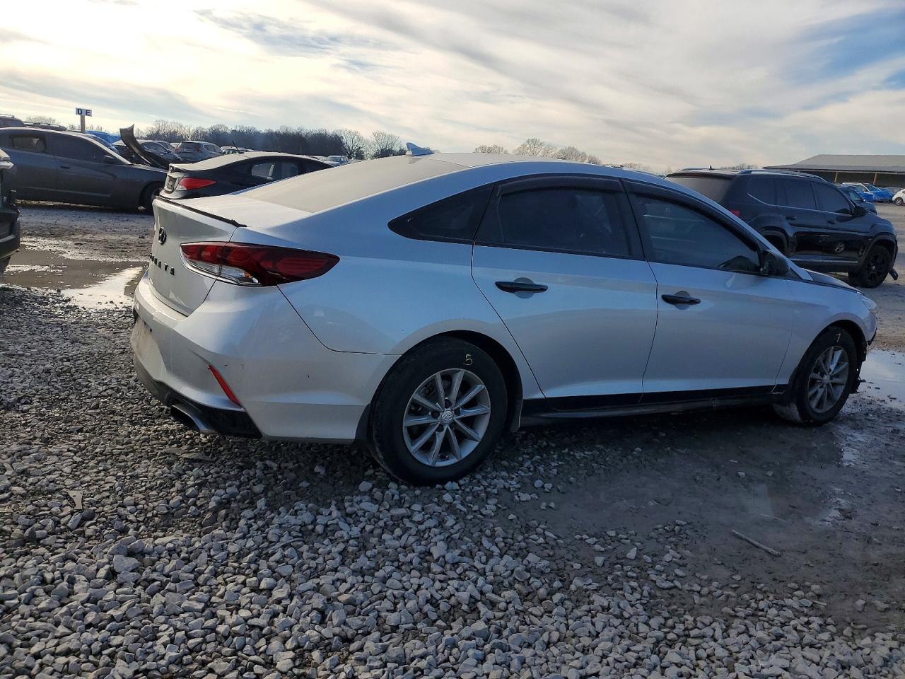 2018 HYUNDAI SONATA SE photo 3