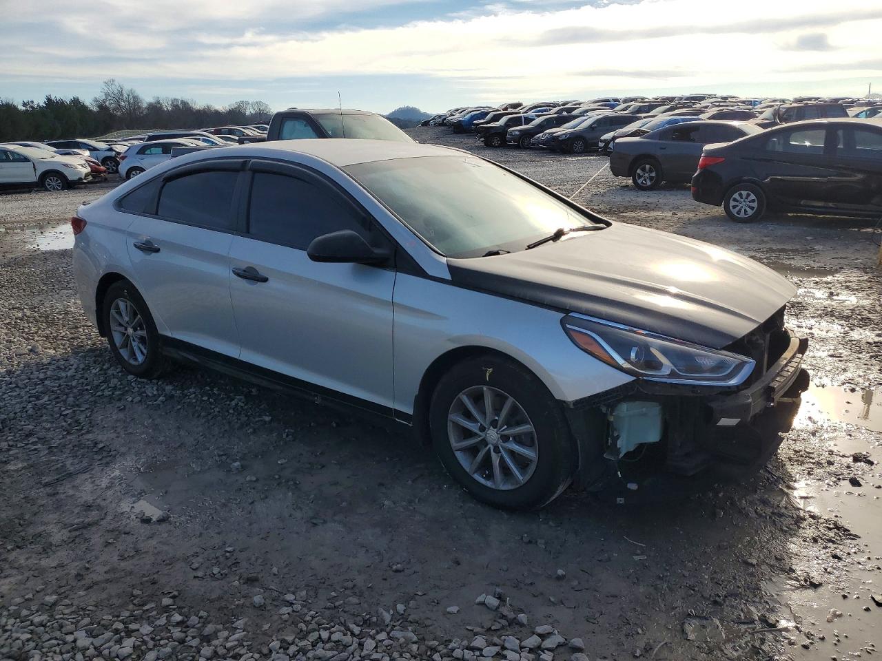 2018 HYUNDAI SONATA SE photo 4