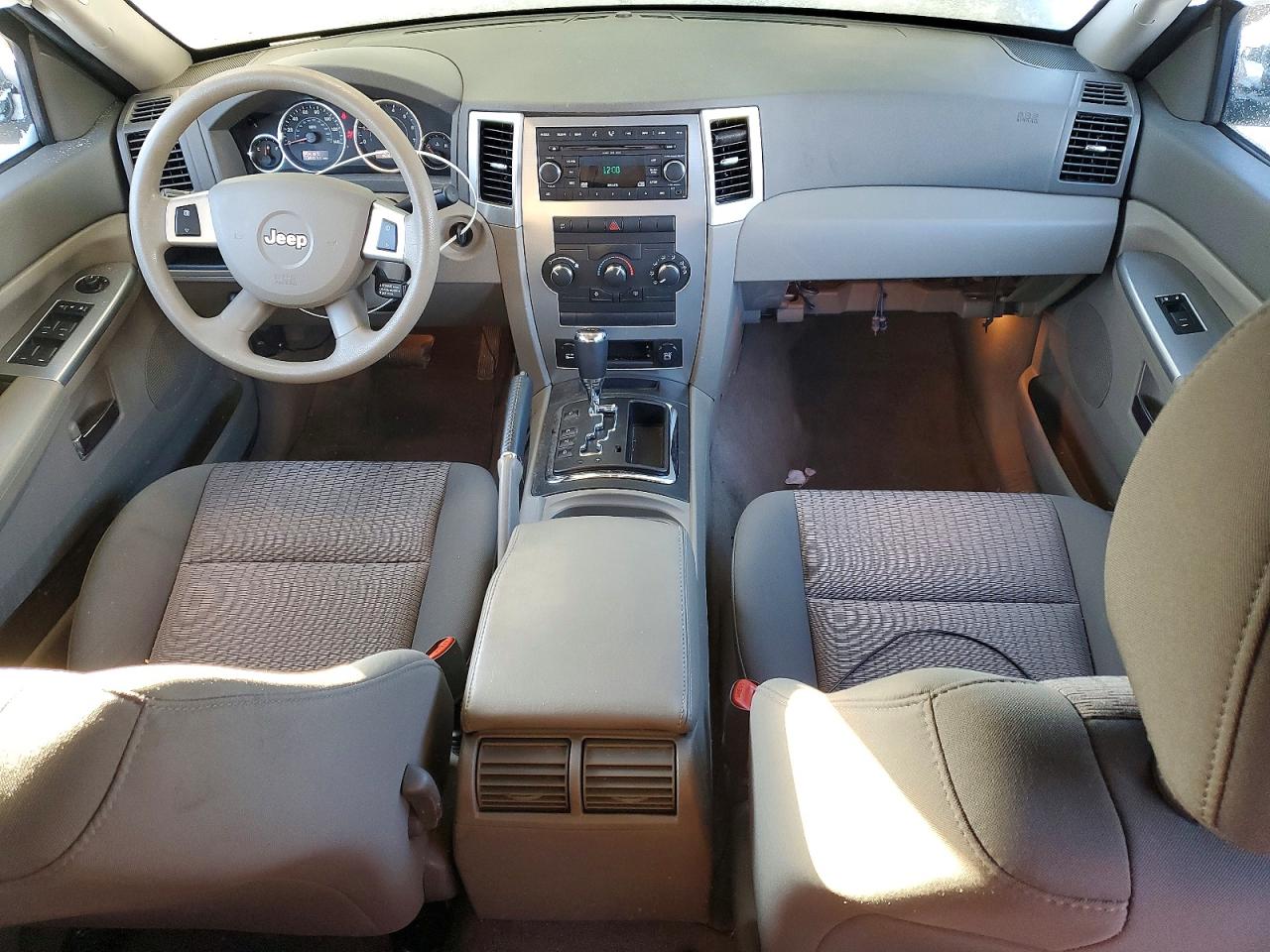 2009 JEEP GRAND CHEROKEE LAREDO photo 8