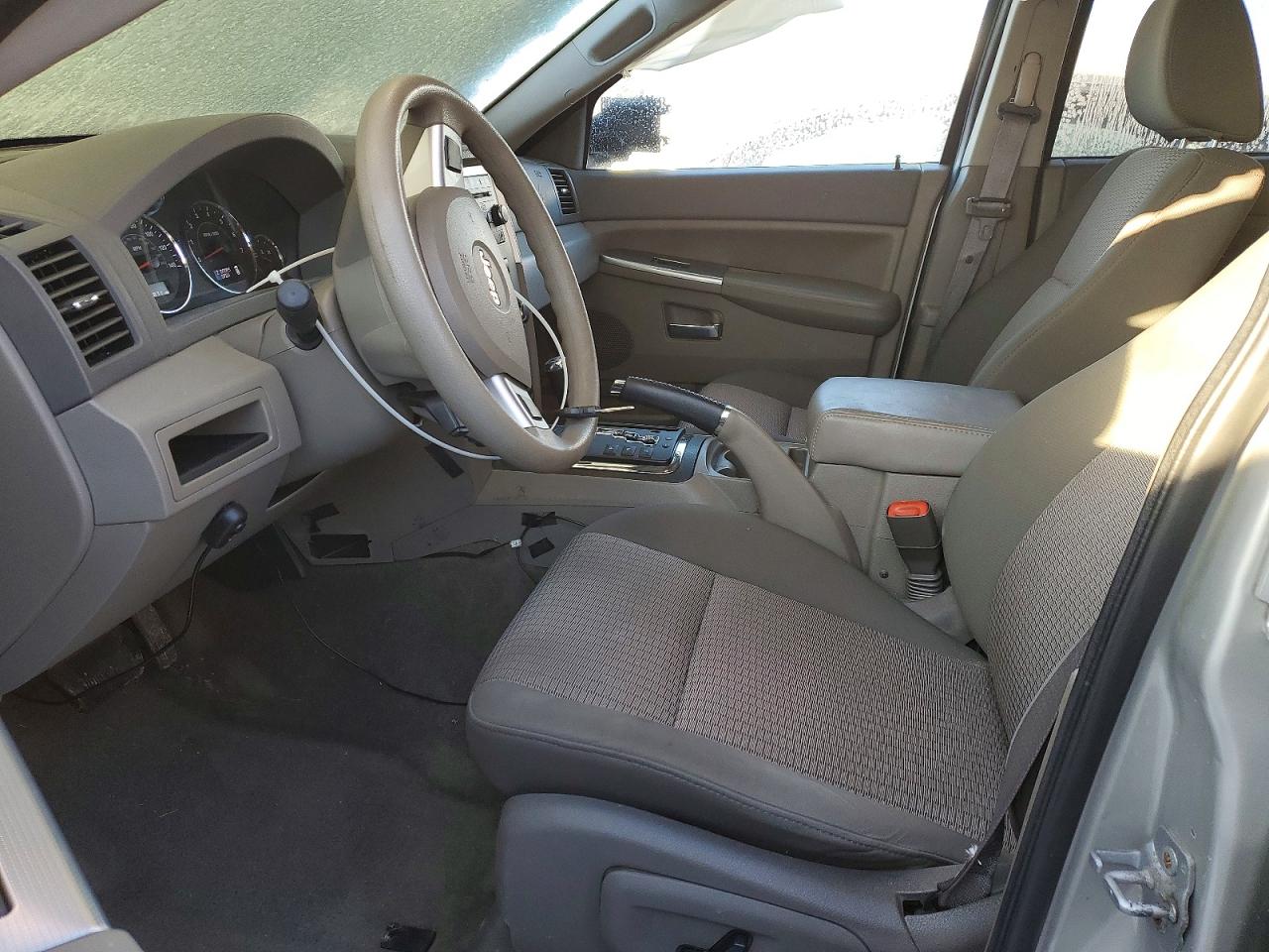 2009 JEEP GRAND CHEROKEE LAREDO photo 7