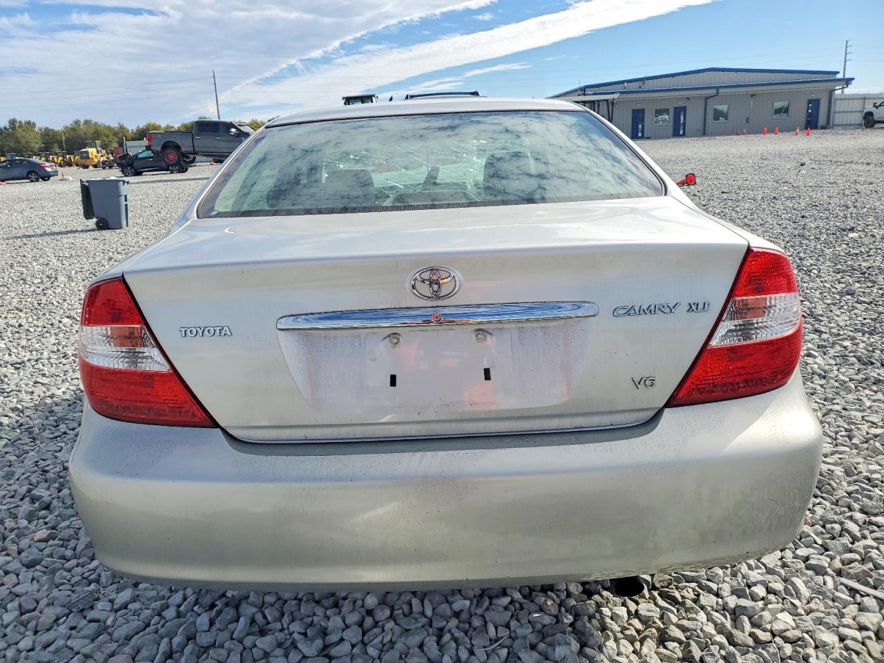 2002 TOYOTA CAMRY LE photo 6