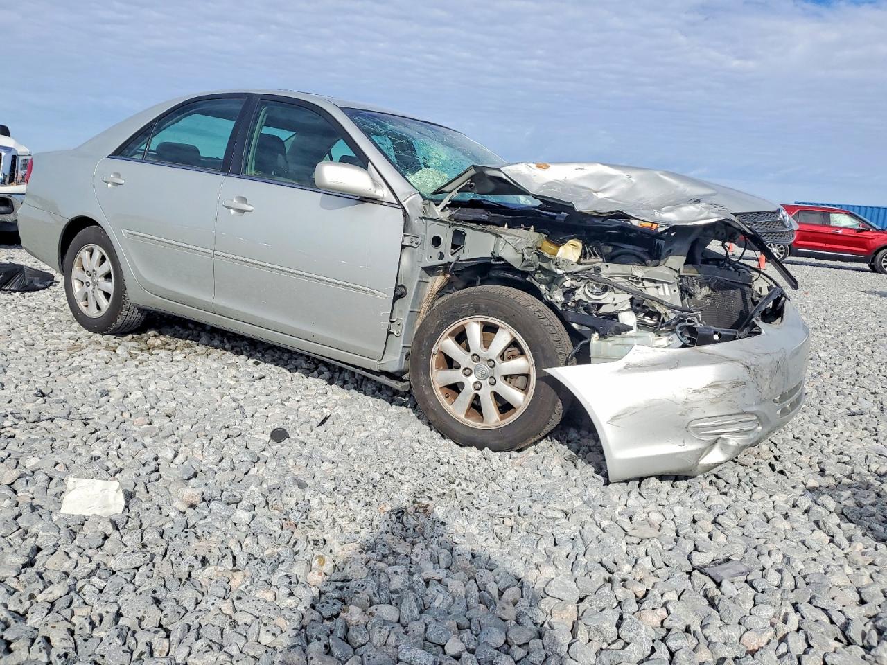 2002 TOYOTA CAMRY LE photo 4