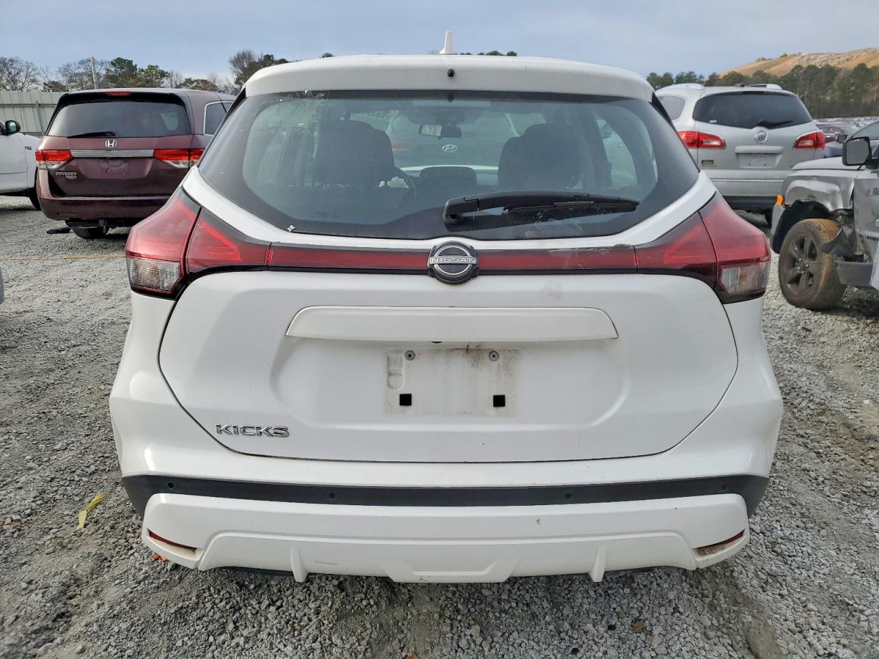 2022 NISSAN KICKS S photo 6