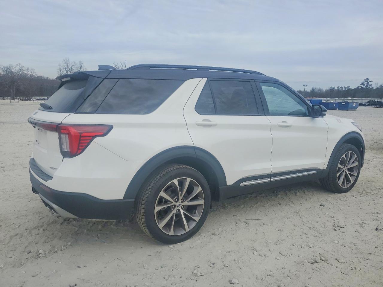 2025 FORD EXPLORER PLATINUM photo 3