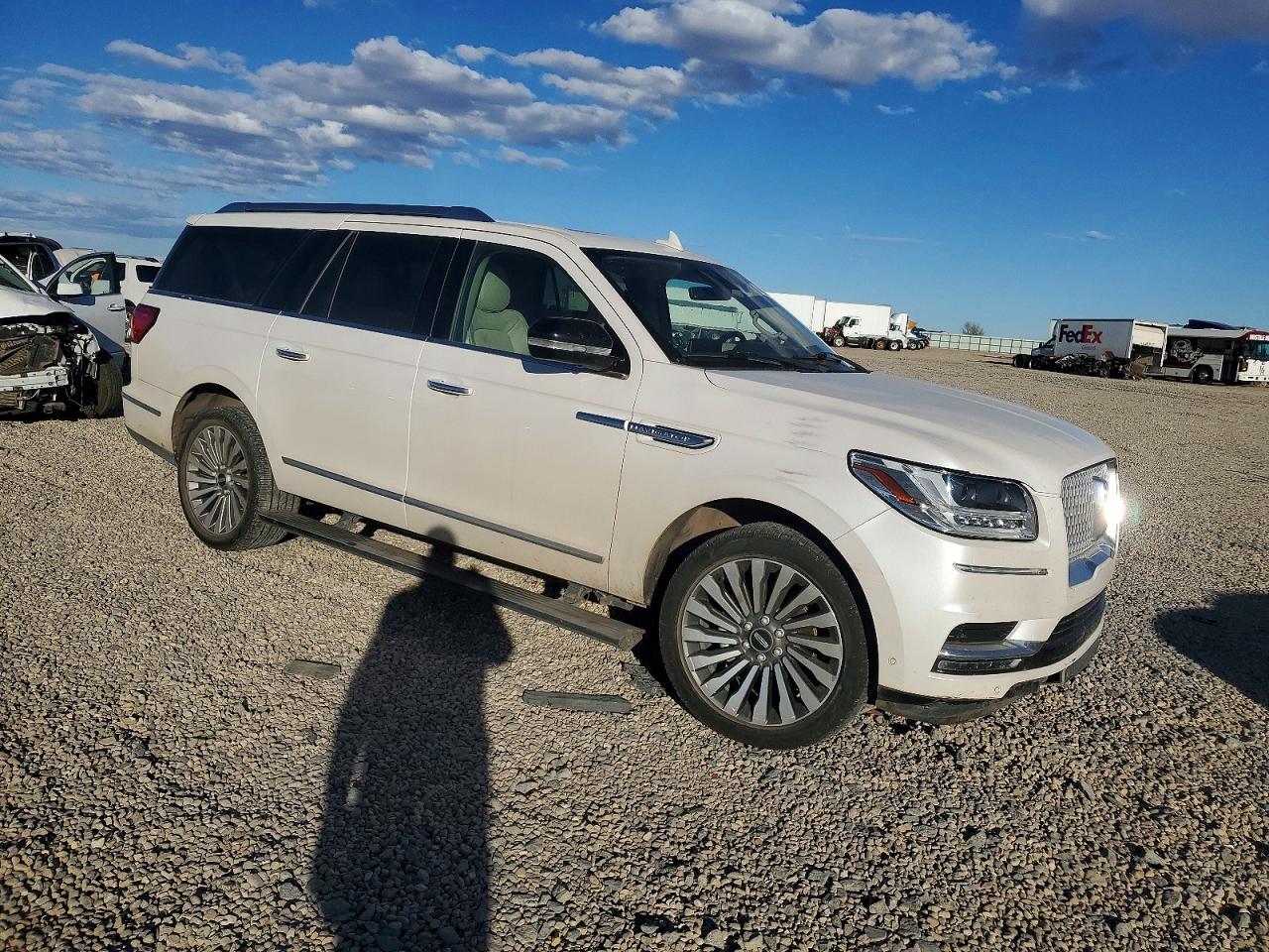 2019 LINCOLN NAVIGATOR L RESERVE photo 4