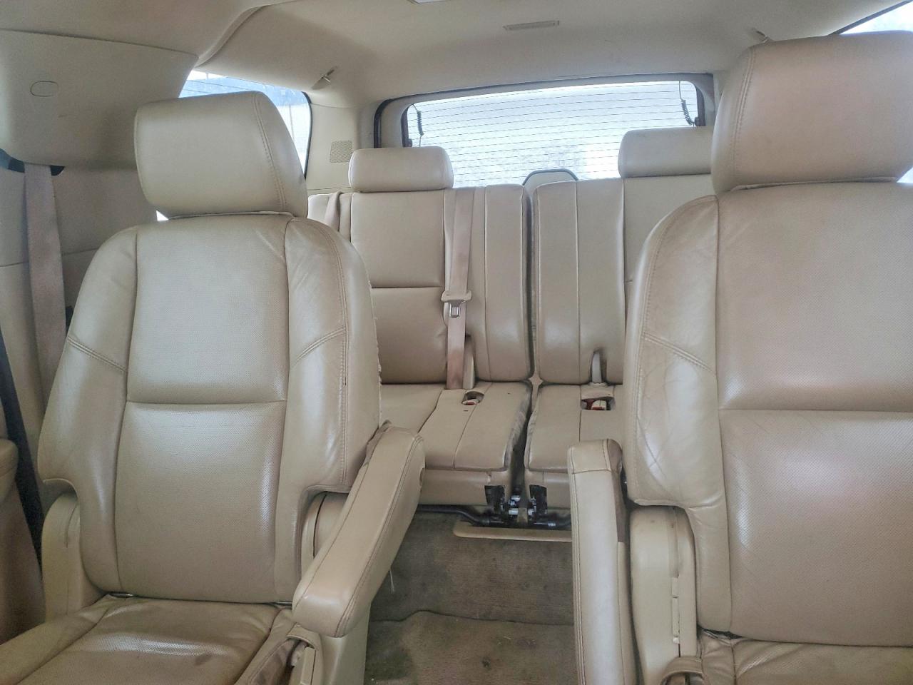2011 CADILLAC ESCALADE ESV LUXURY photo 10