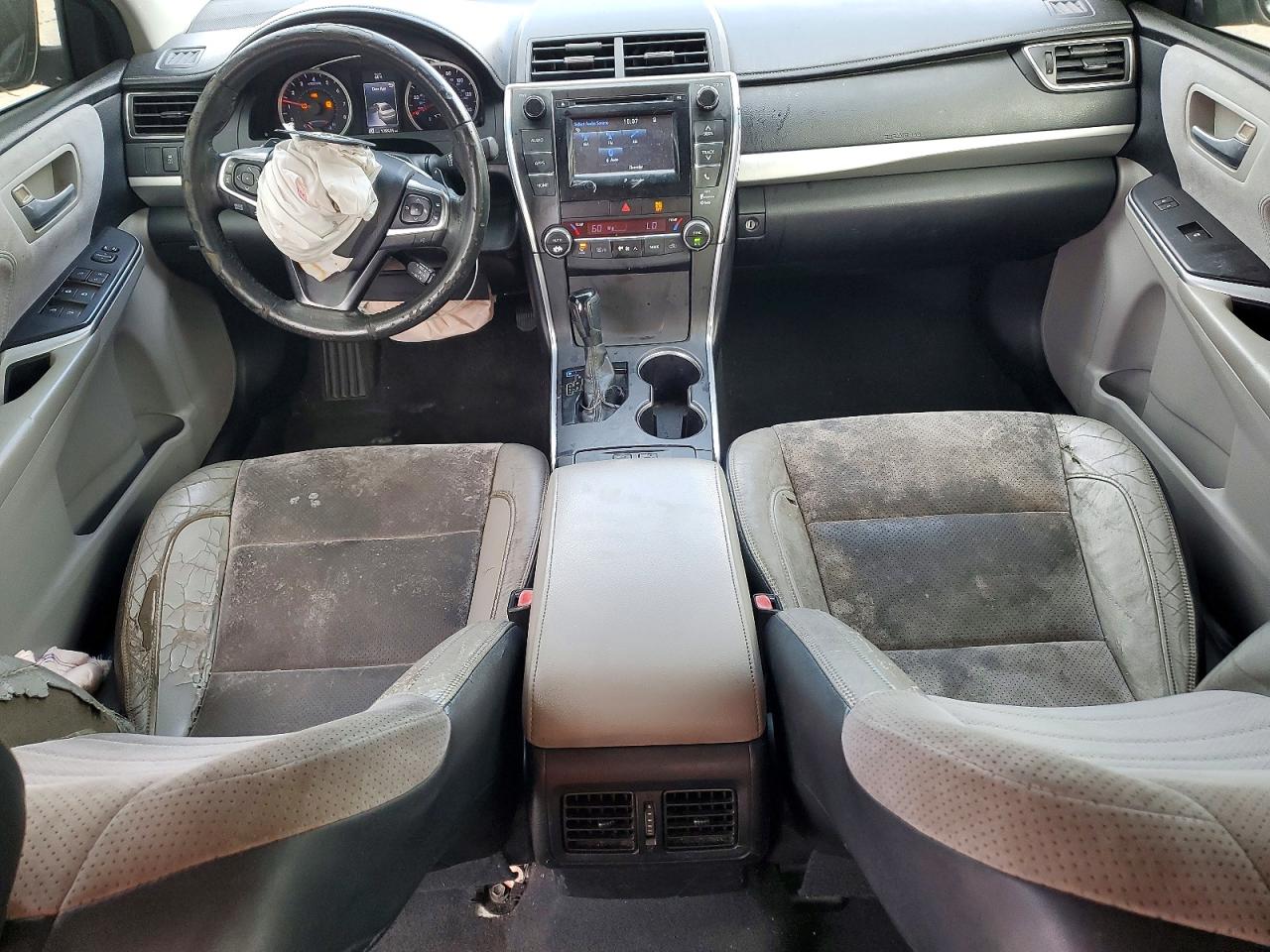2016 TOYOTA CAMRY LE photo 8