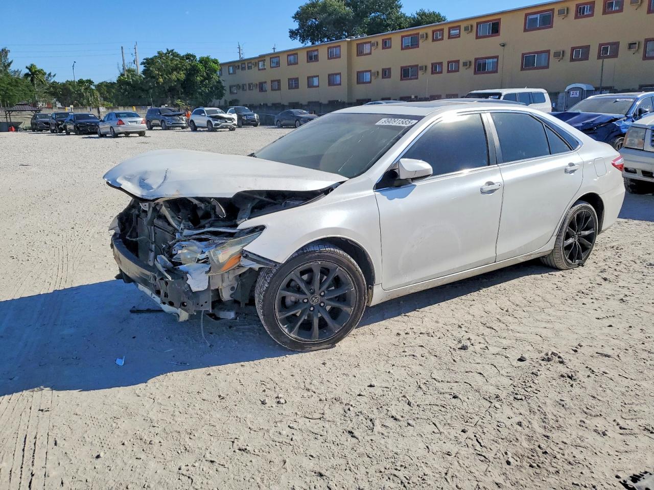 2016 TOYOTA CAMRY