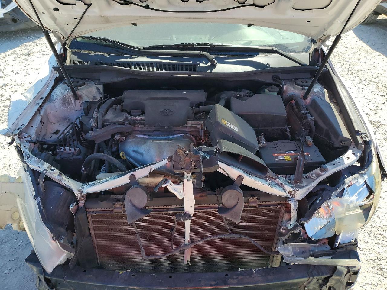 2016 TOYOTA CAMRY LE photo 11