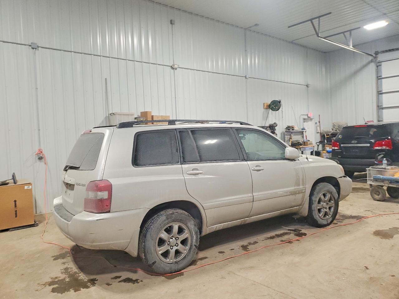 2005 TOYOTA HIGHLANDER LIMITED photo 3