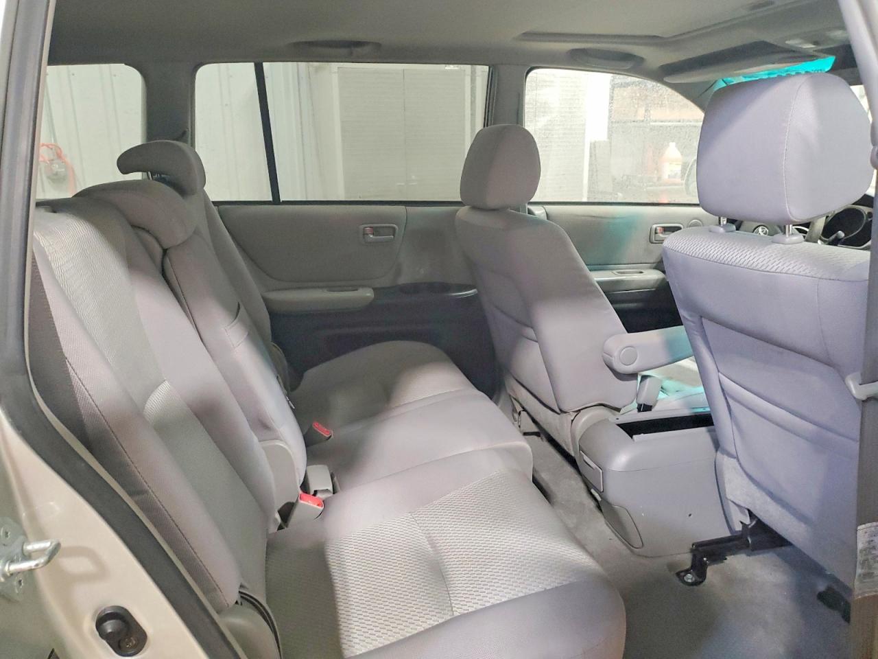 2005 TOYOTA HIGHLANDER LIMITED photo 11