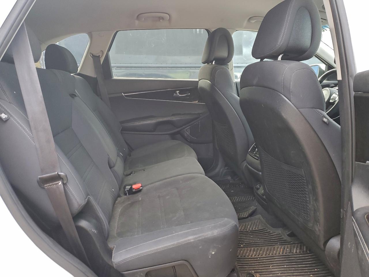 2016 KIA SORENTO LX photo 21