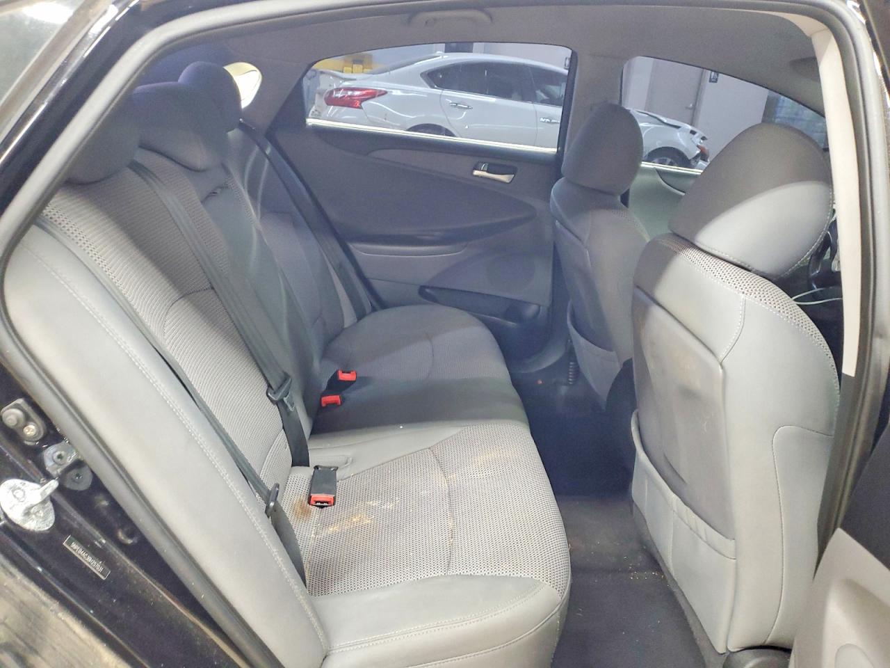 2011 HYUNDAI SONATA GLS photo 19