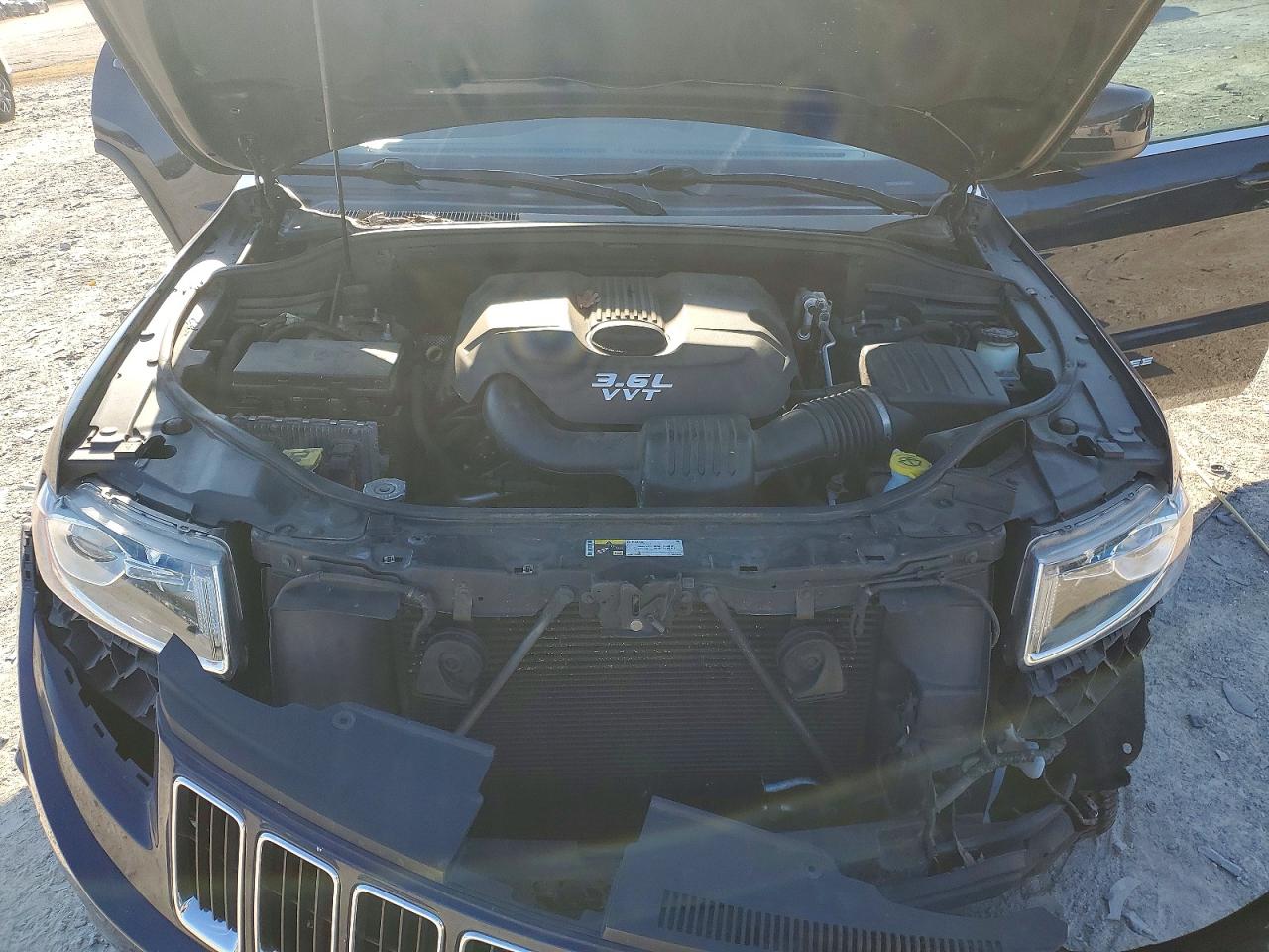 2014 JEEP GRAND CHEROKEE LAREDO photo 12