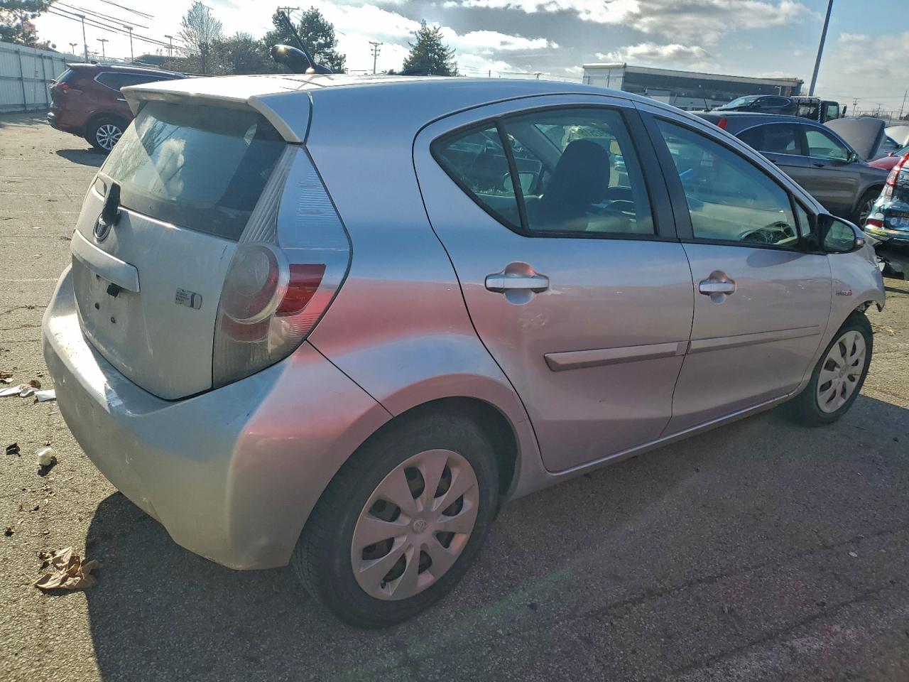 2013 TOYOTA PRIUS C photo 3