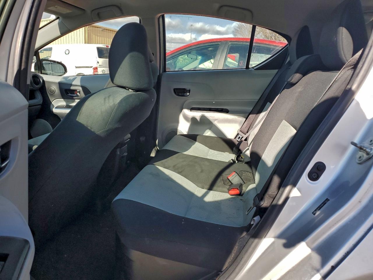 2013 TOYOTA PRIUS C photo 10