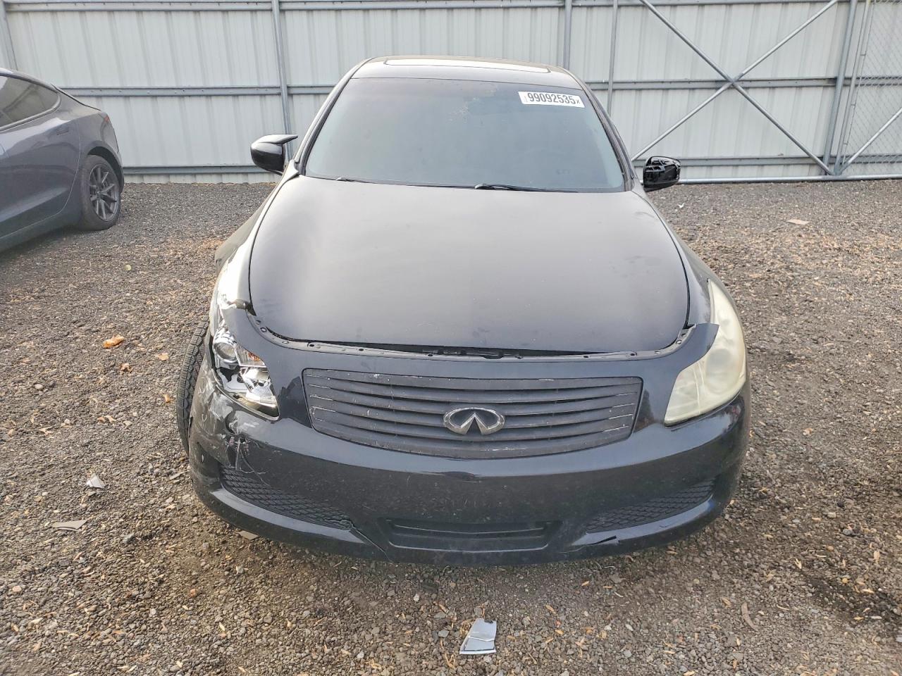 2009 INFINITI G37 photo 5
