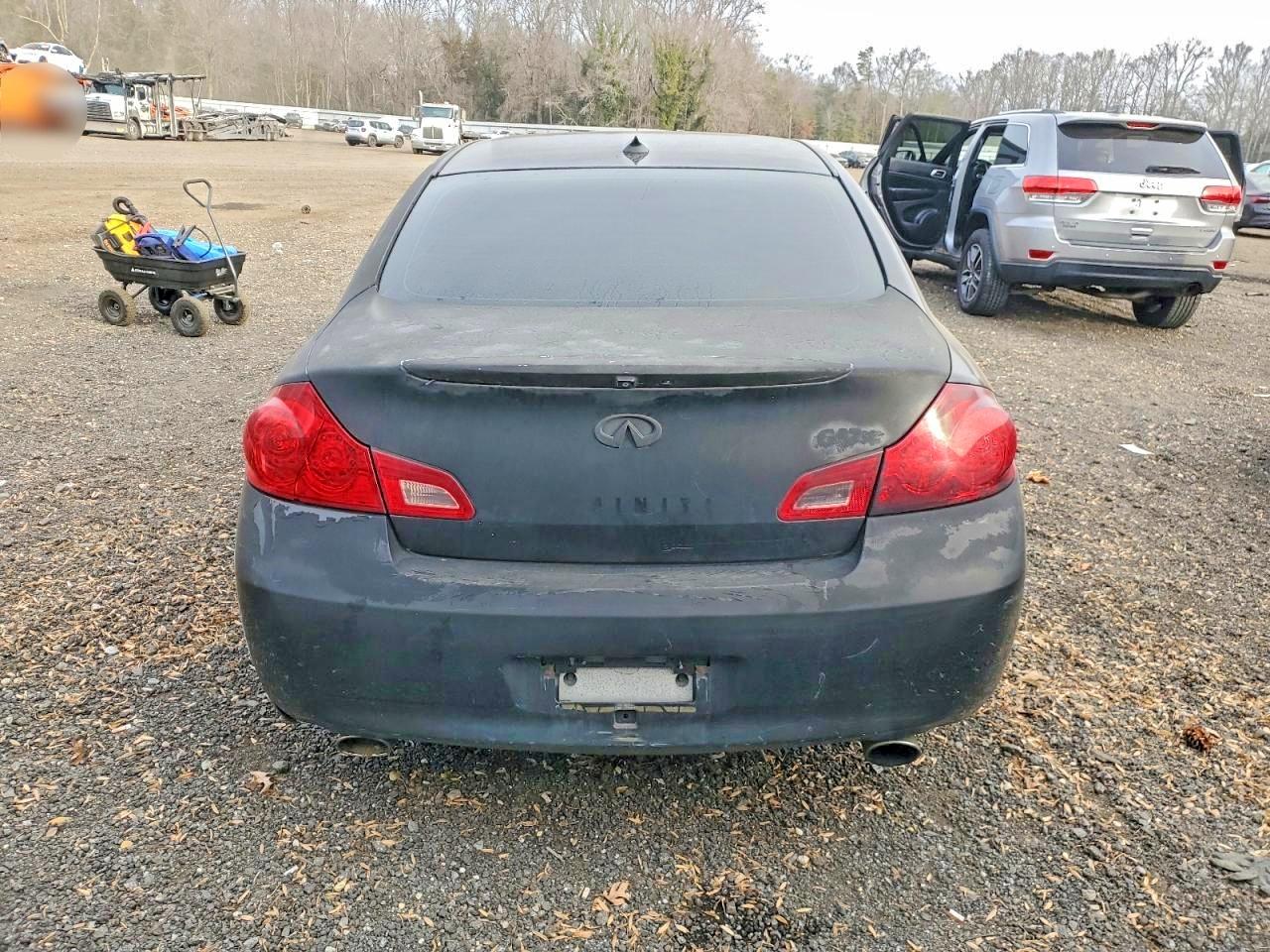 2009 INFINITI G37 photo 6