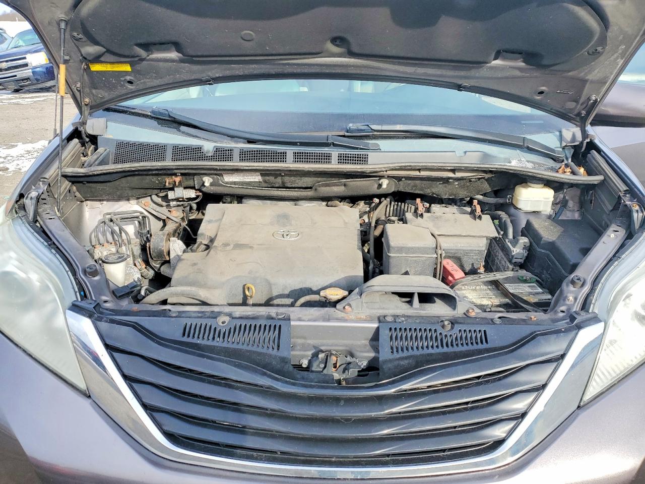 2014 TOYOTA SIENNA LE photo 12