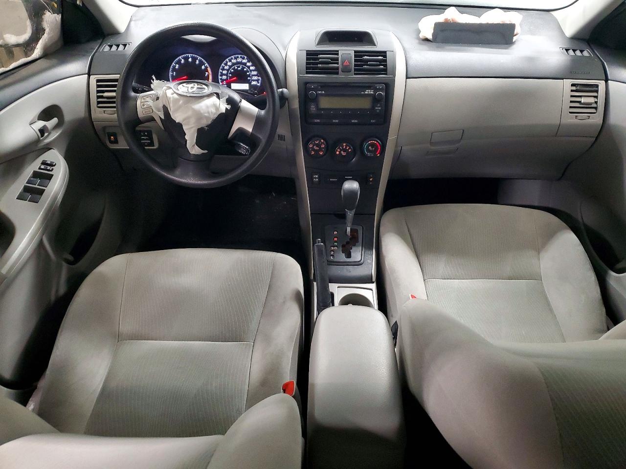 2013 TOYOTA COROLLA BASE photo 8