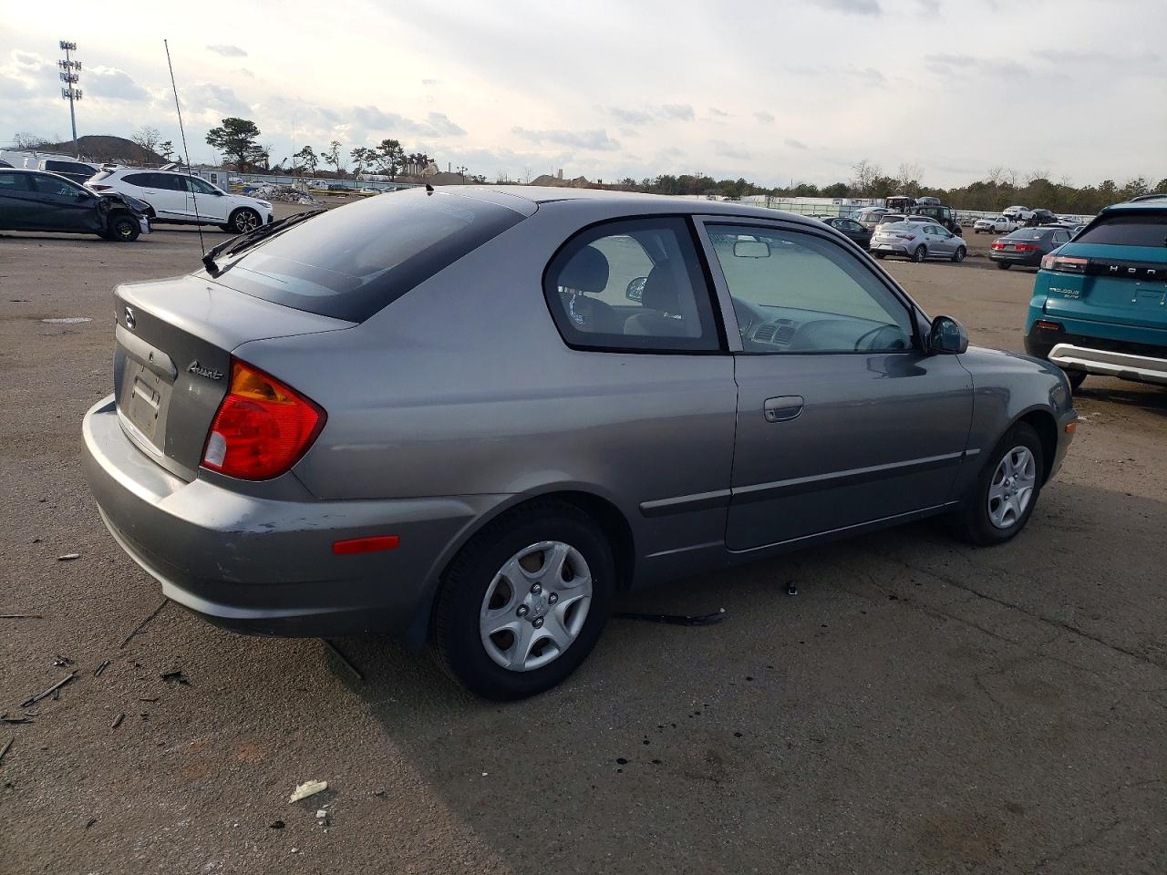 2003 HYUNDAI ACCENT GL photo 3