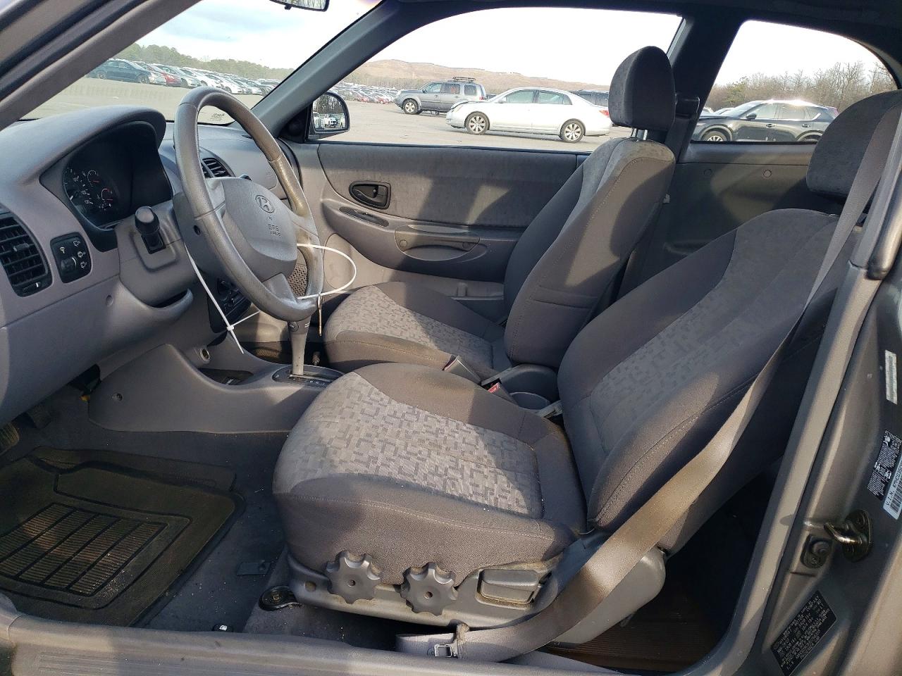 2003 HYUNDAI ACCENT GL photo 7
