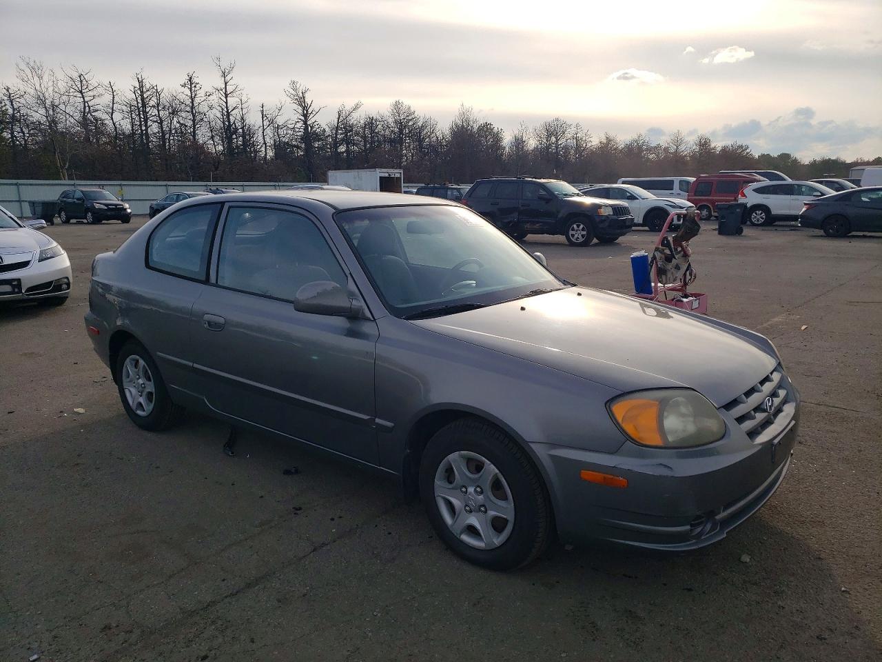 2003 HYUNDAI ACCENT GL photo 4
