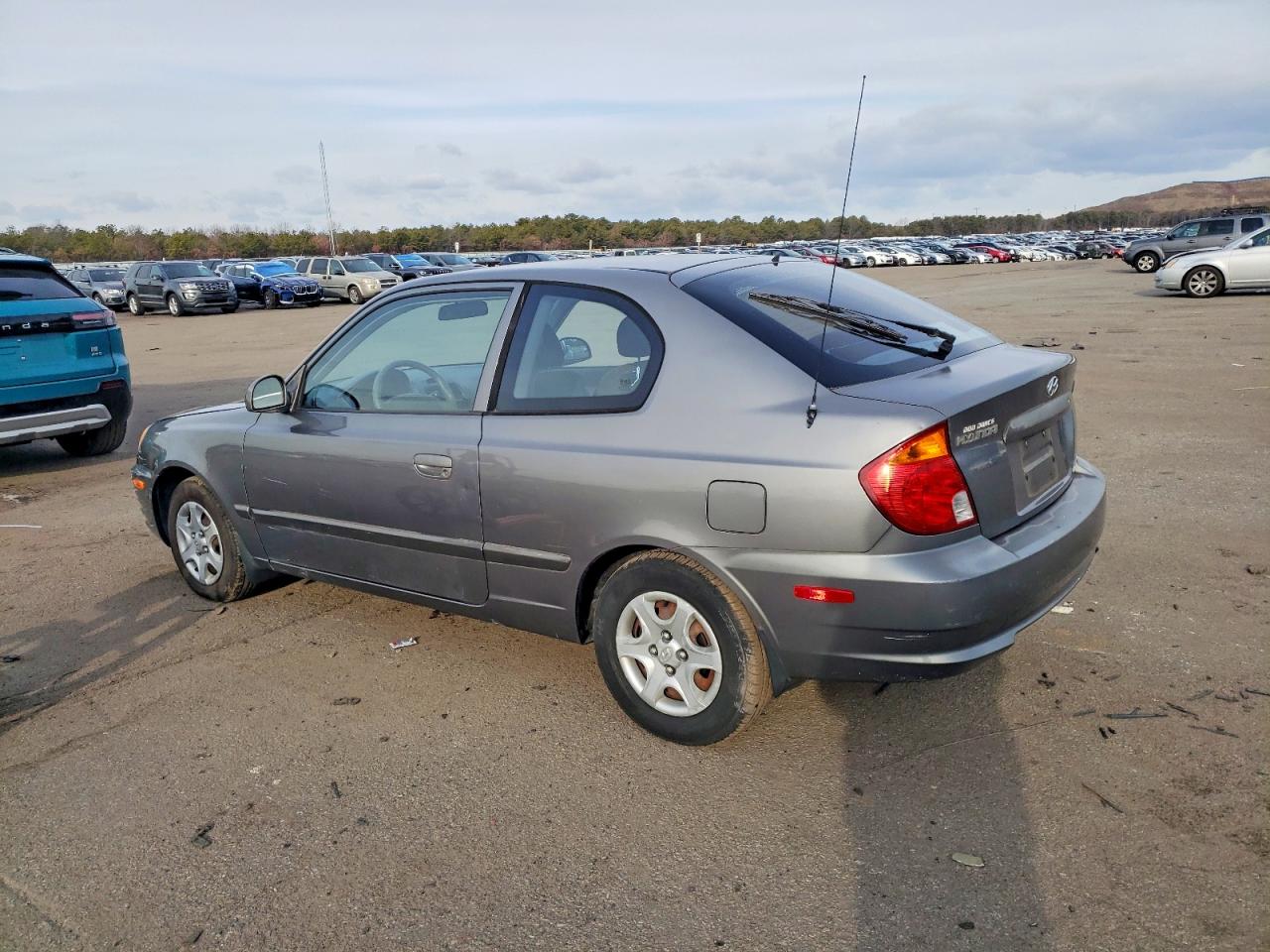 2003 HYUNDAI ACCENT GL photo 2