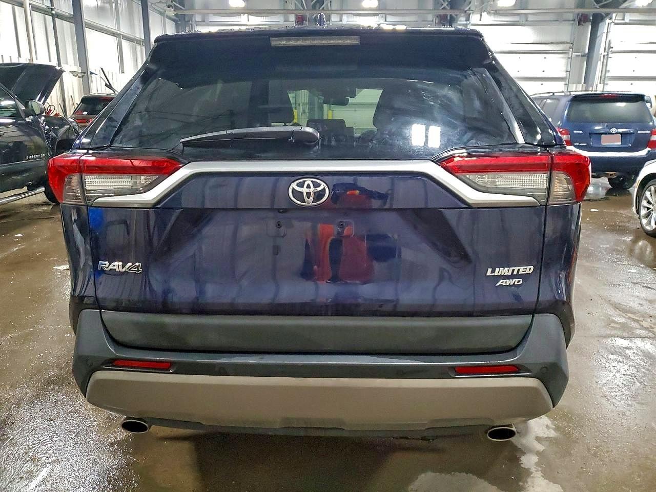 2022 TOYOTA RAV4 LIMITED photo 11