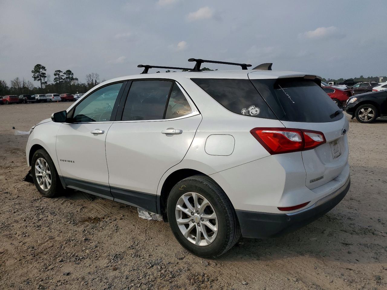 2019 CHEVROLET EQUINOX LT photo 2