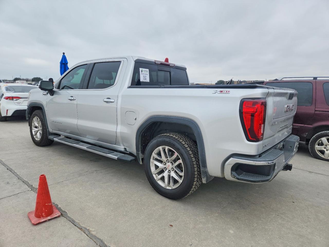2019 GMC SIERRA K1500 SLT photo 2