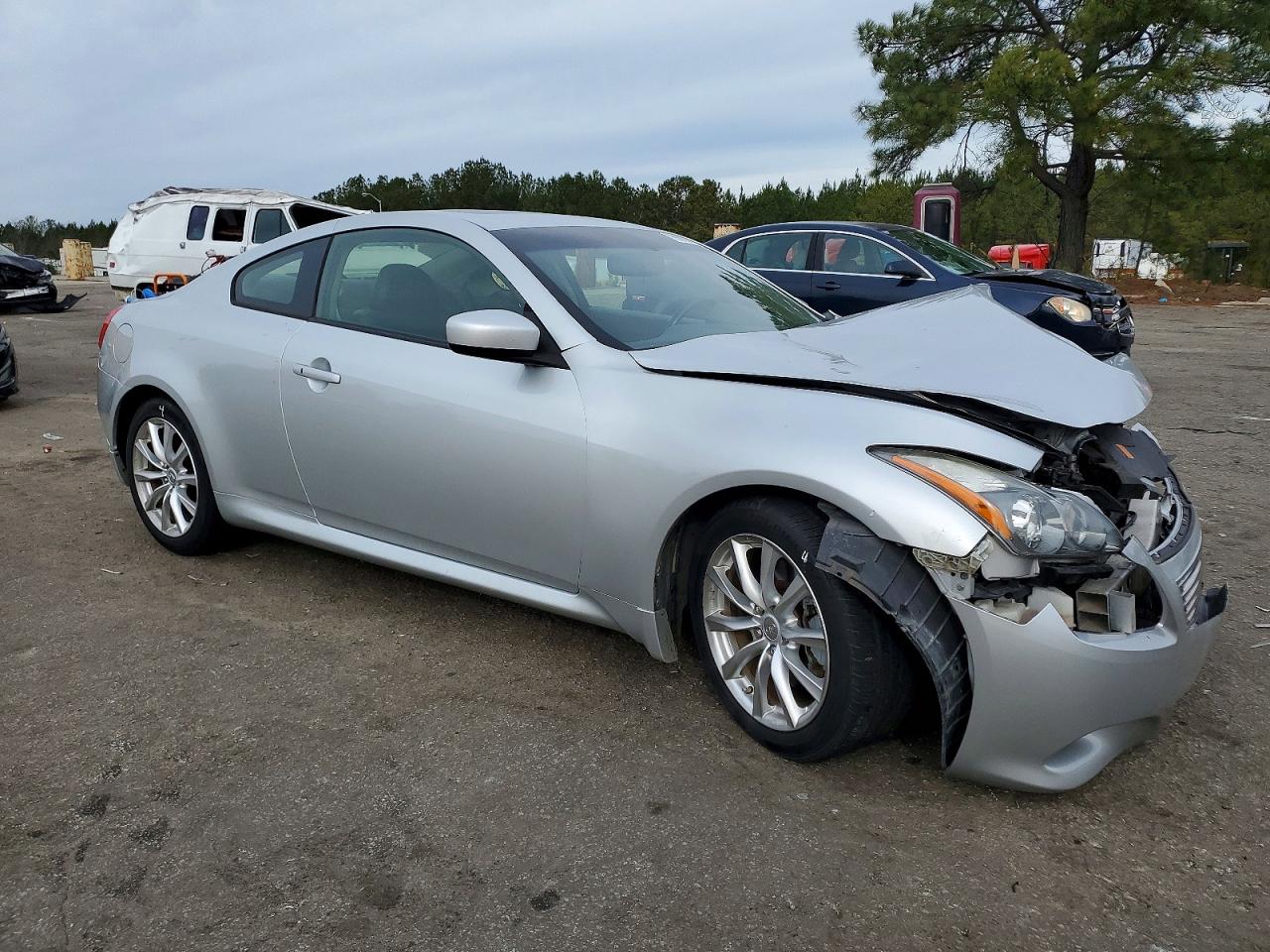 2012 INFINITI G37 BASE photo 4