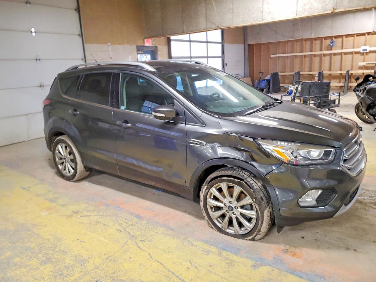 2017 FORD ESCAPE TITANIUM photo 4