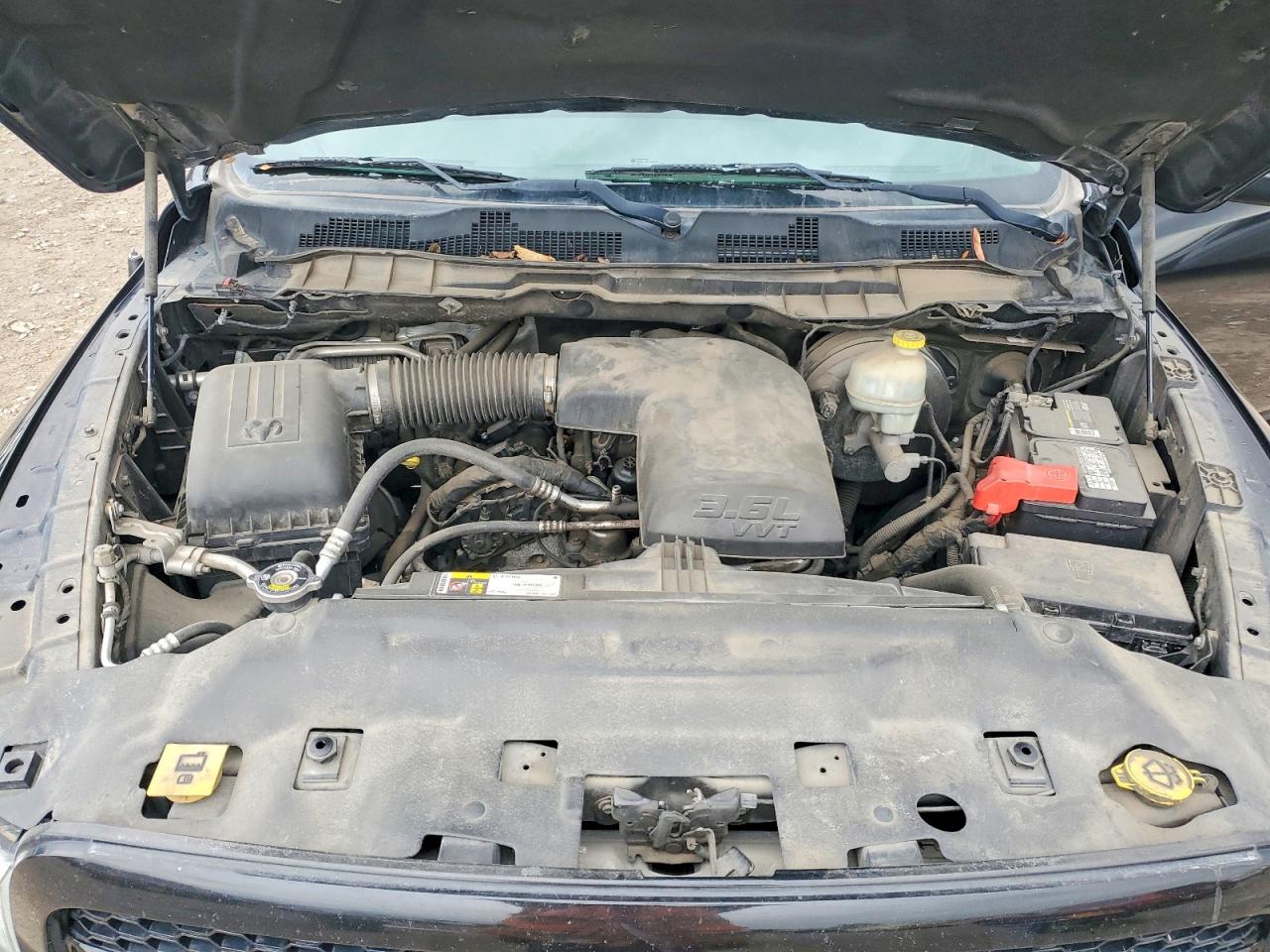 2016 RAM 1500 ST photo 21