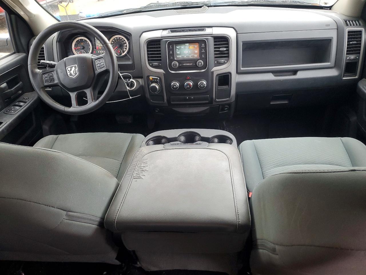 2016 RAM 1500 ST photo 15