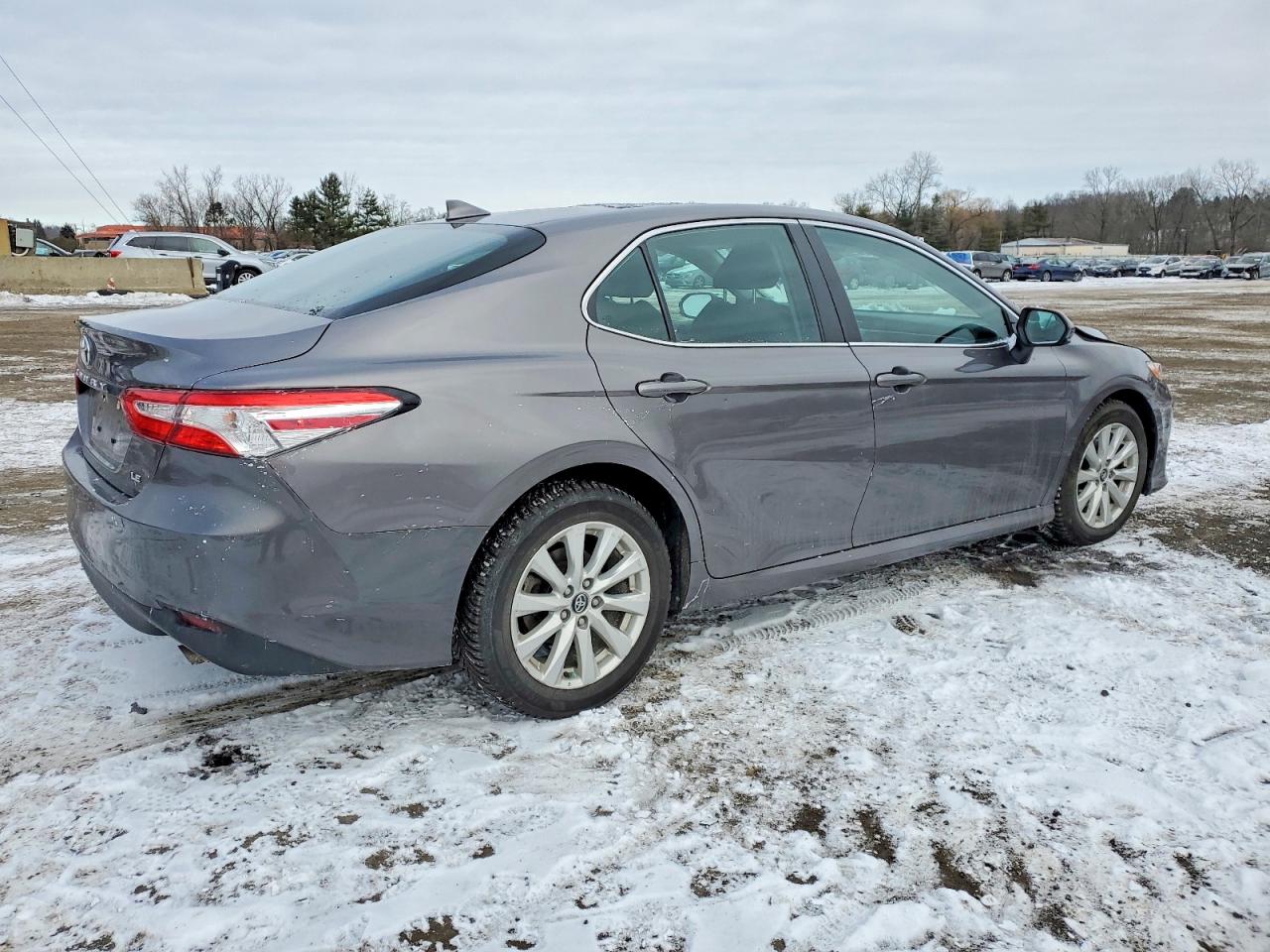 2020 TOYOTA CAMRY LE photo 3