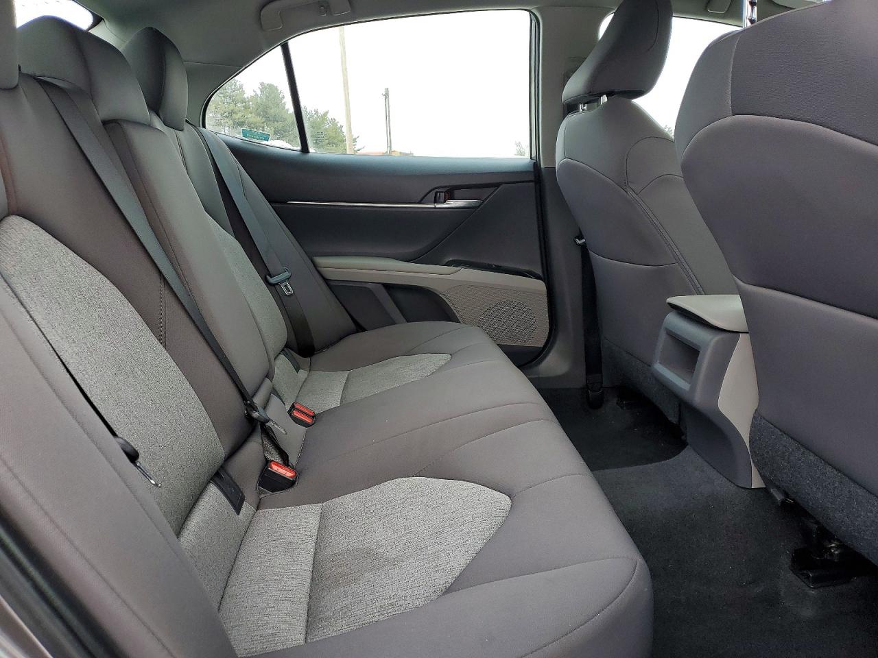 2020 TOYOTA CAMRY LE photo 10