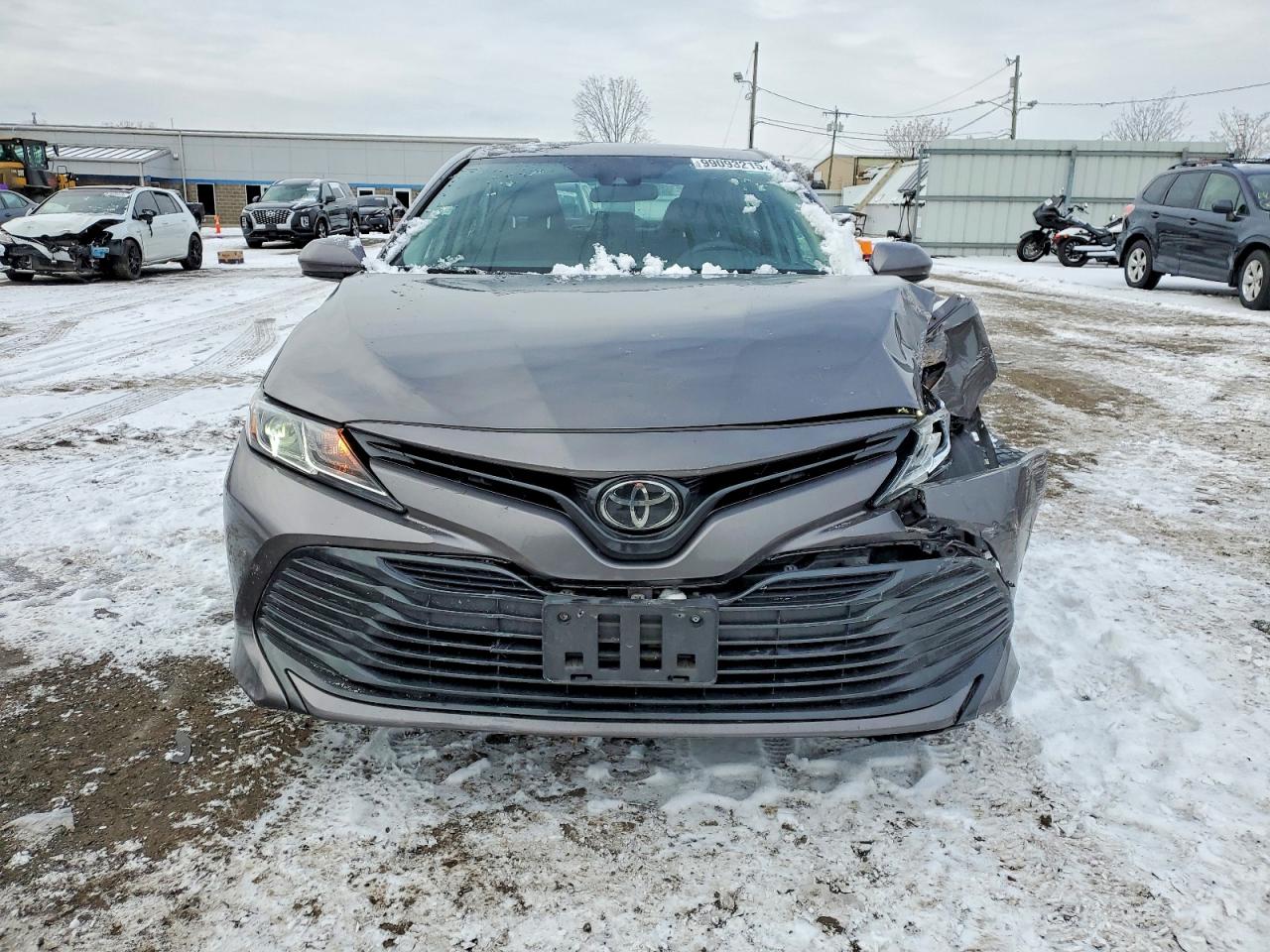 2020 TOYOTA CAMRY LE photo 5
