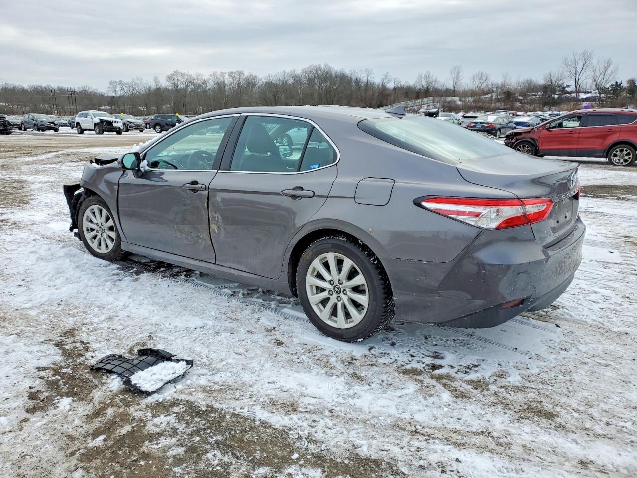 2020 TOYOTA CAMRY LE photo 2