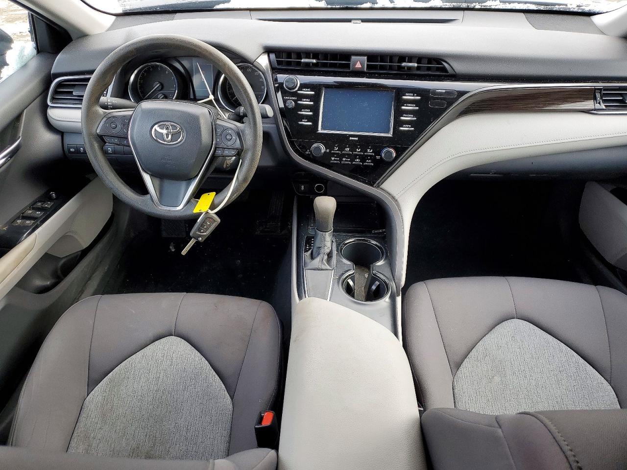 2020 TOYOTA CAMRY LE photo 8