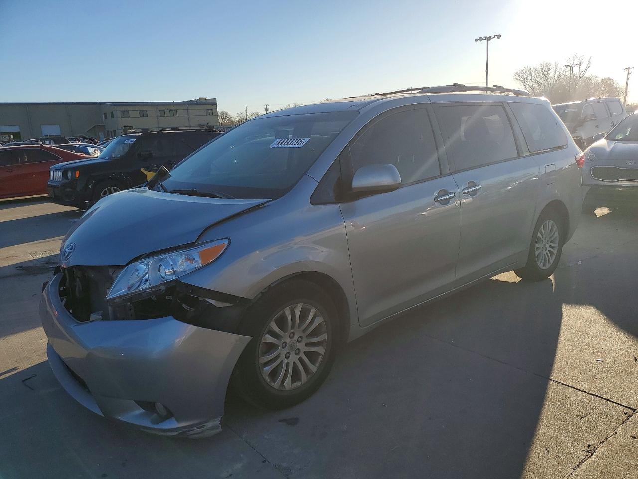 2016 TOYOTA SIENNA