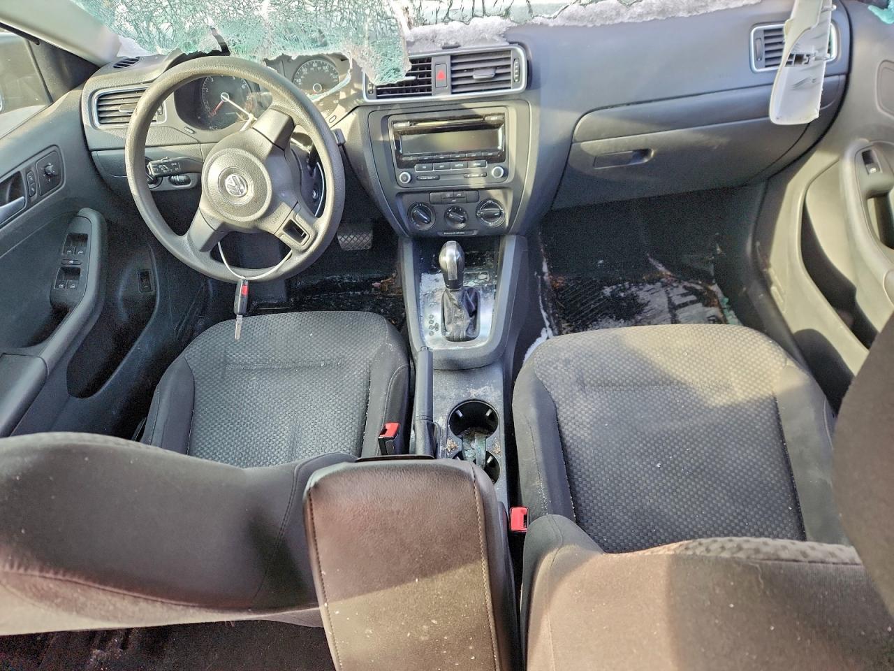 2013 VOLKSWAGEN JETTA BASE photo 8